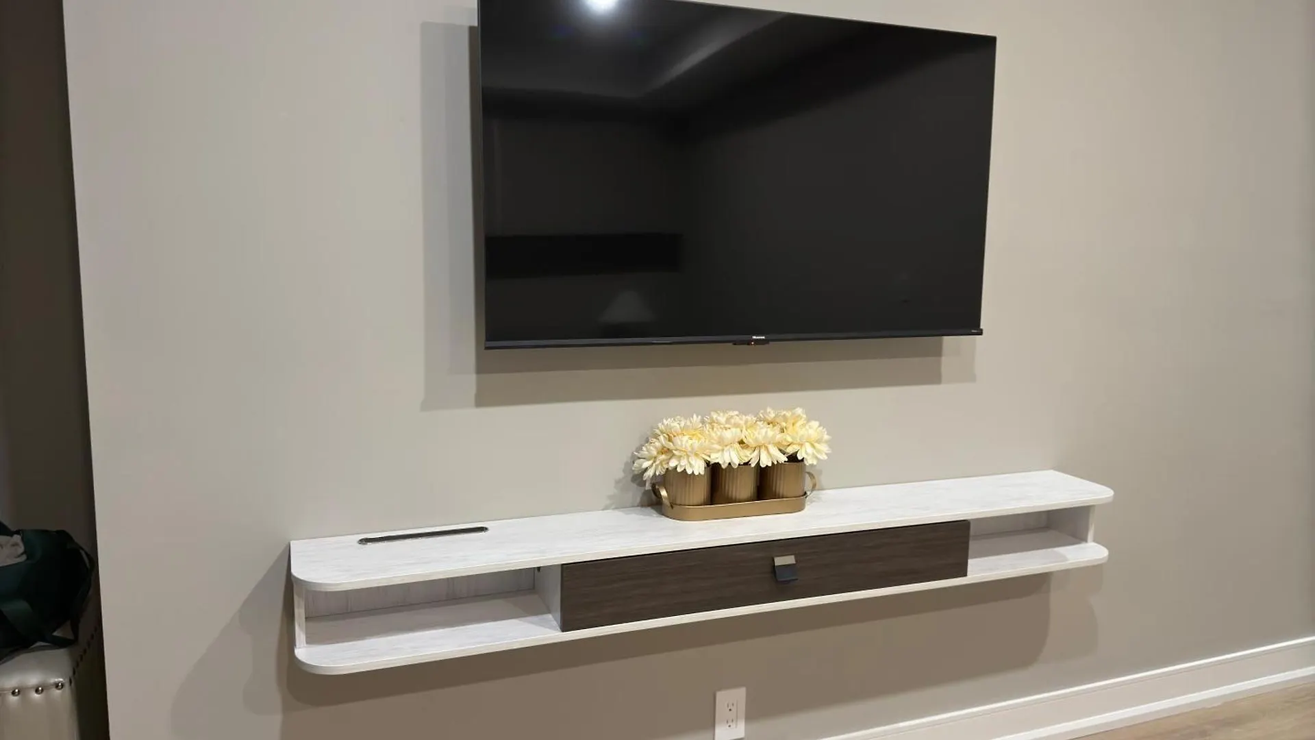 890Suites Toronto